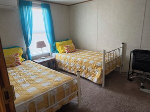 2 bedrooms, iron/ironing board, WiFi, bed sheets