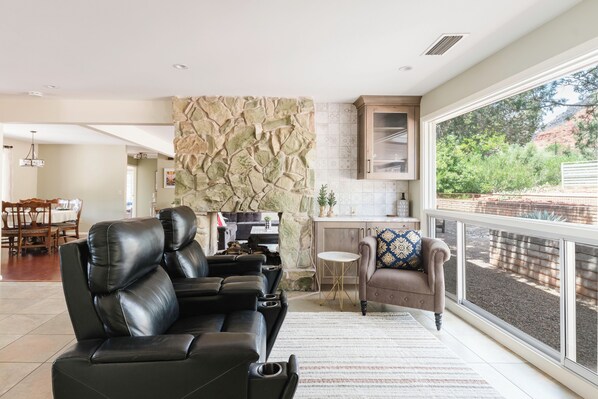 Smart TV - Johnny Guitar Getaway, Discover the allure of West Sedona!! (Sedona)