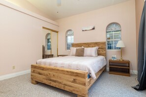 6 bedrooms, iron/ironing board, bed sheets