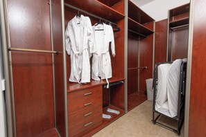 Ferienhaus | Individuell dekoriert, individuell eingerichtet, Bügeleisen/Bügelbrett