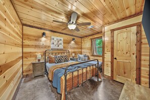 3 habitaciones, tabla de planchar con plancha y cuna de viaje 