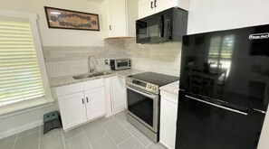 Microwave, oven, stovetop, coffee/tea maker