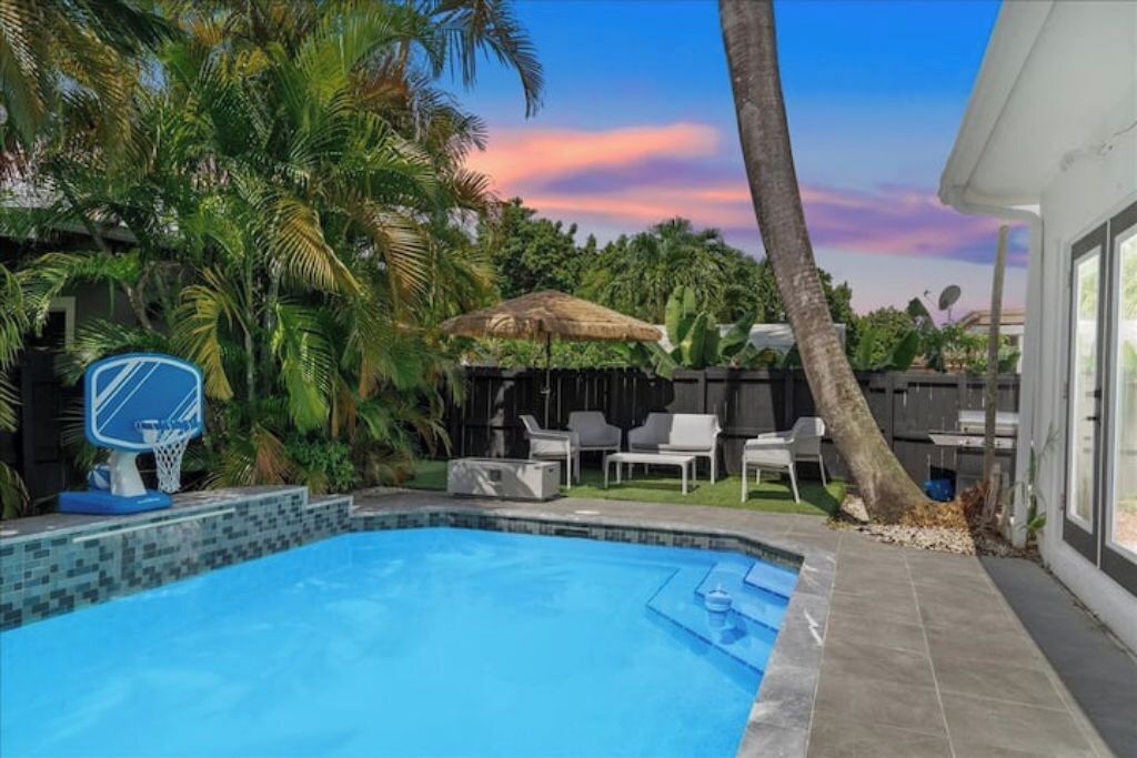Stunning Tropical Villa - 4 Bedrooms with private pool