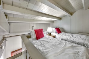 3 bedrooms, iron/ironing board, WiFi - Northern Family Room (Norden)