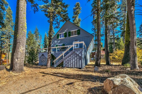 East Village  - Beautiful home nestled in the California's Sierra