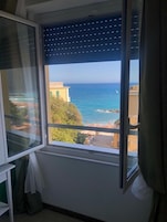 Premium bedding, free minibar, in-room safe, individually decorated