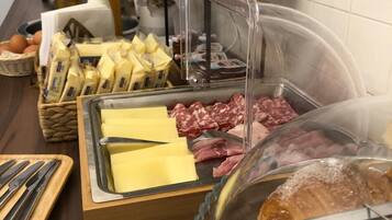 Deluxe Double or Twin Room, 1 Bedroom, Sea View, Beachside | Living area | 32-inch Smart TV with digital channels