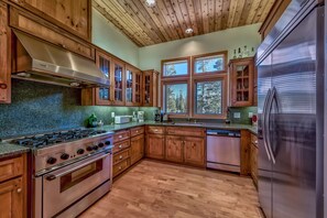Coffee/tea maker - Chalet Town Home - Beautiful Townhome nestled in the California's Sierra (Norden)