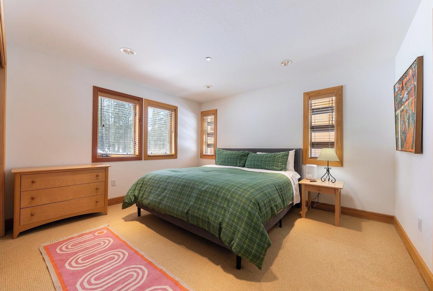 4 bedrooms, iron/ironing board, WiFi