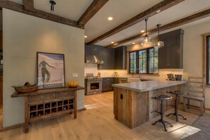 Coffee/tea maker - Summit Crossing 11 - Beautiful House nestled in the California's Sierra (Norden)