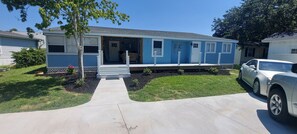 Exterior - Beach House steps to private gated beach.pools (Surfside beach)