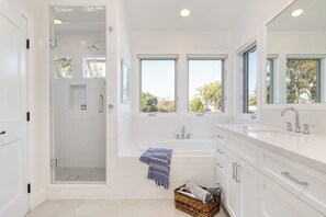 Casa (5 Bedrooms) | Bagno | Vasca, asciugacapelli, asciugamani, sapone