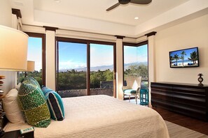 4 bedrooms, desk, iron/ironing board, travel crib