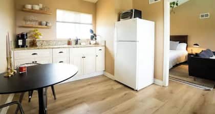 Ocean View Guesthouse/Apt With Pool