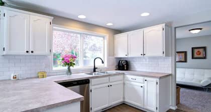 Beautiful quiet farm house for families to enjoy.