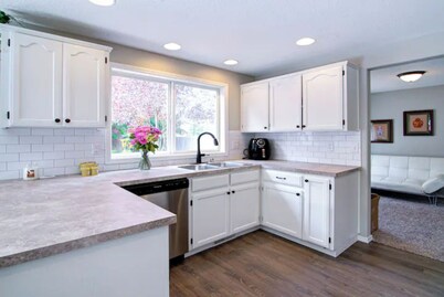 Beautiful quiet farm house for families to enjoy.
