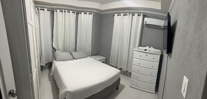 3 bedrooms, iron/ironing board, free WiFi, bed sheets - Home Away From home. (Bridgetown)