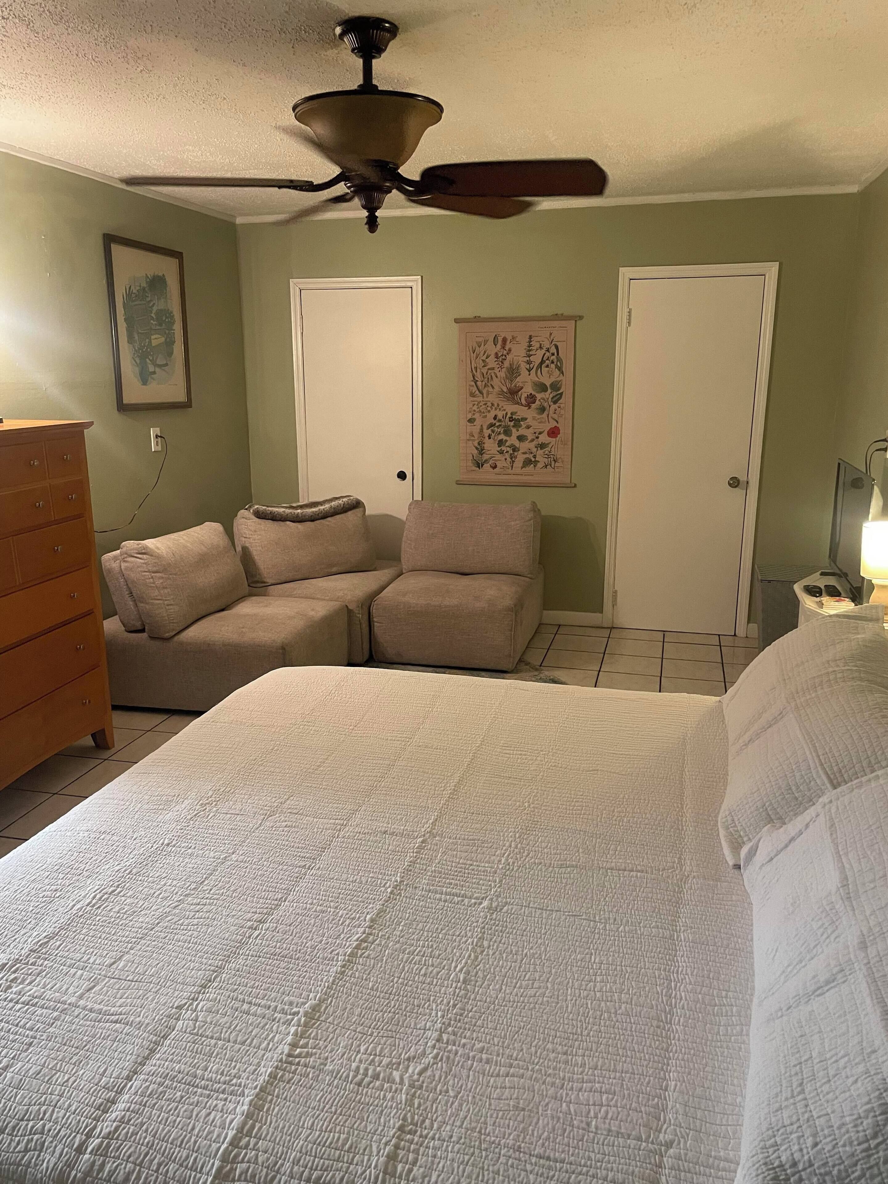 1 chambre, fer et planche à repasser, Wi-Fi, draps fournis