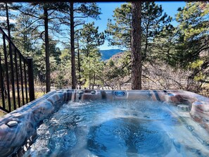 Bañera de hidromasaje al aire libre