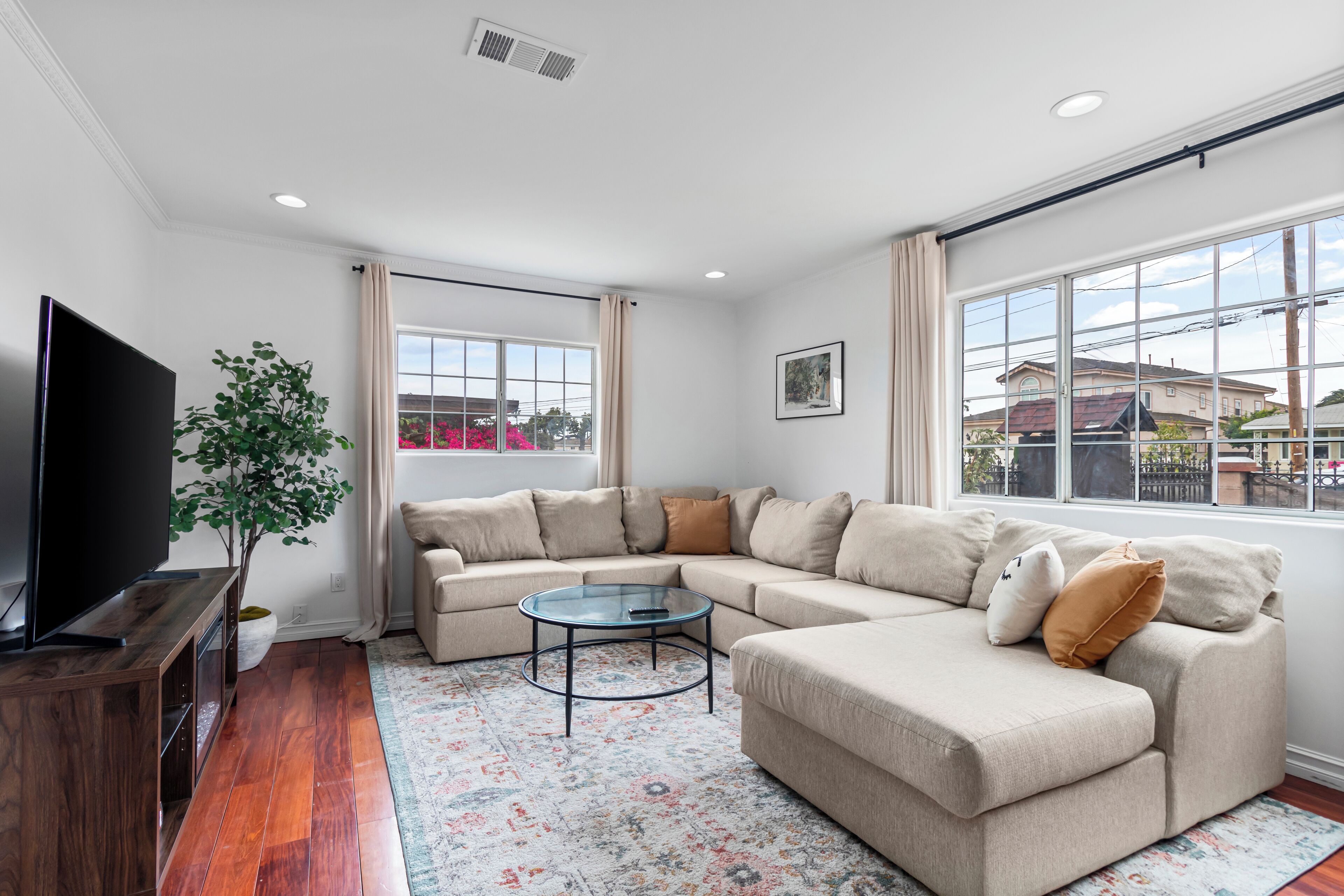 Deco Casa: Cozy Gated Modern Spanish Family Home - 3 min drive to I-10