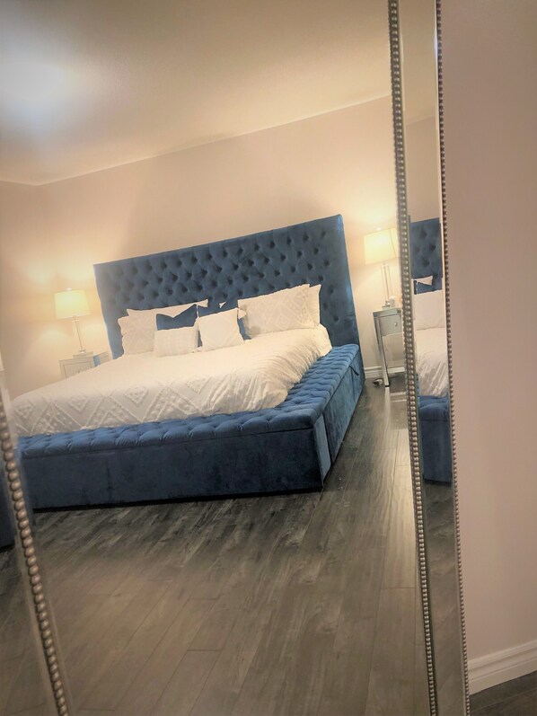 4 bedrooms, iron/ironing board, WiFi, bed sheets