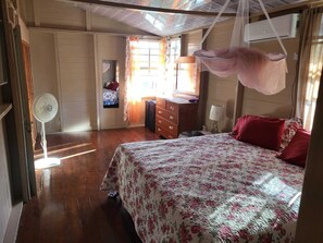 2 chambres, fer et planche à repasser, Wi-Fi gratuit, draps fournis