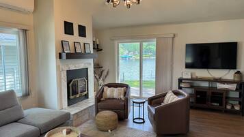 Smart TV, fireplace, books