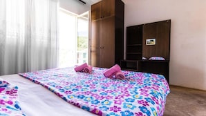 Unclassified image, 2 of 40, button - Accommodation in Coves Sea View - 7 m From Beach (Jelsa)