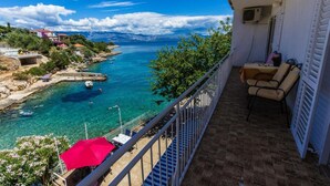 Unclassified image, 5 of 40, button - Accommodation in Coves Sea View - 7 m From Beach (Jelsa)