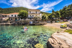 2 bedrooms - Accommodation in Coves Sea View - 7 m From Beach (Jelsa)
