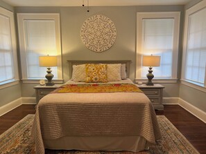 2 bedrooms, in-room safe, desk, iron/ironing board