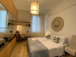 2 bedrooms, desk, iron/ironing board, travel cot