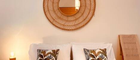 2 bedrooms, desk, iron/ironing board, travel crib