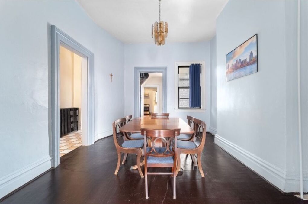 Brick Row Home + 2 Blocks from AGH + stadiums + downtown!