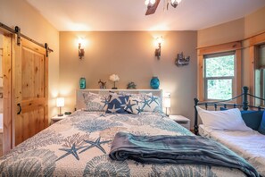 4 Schlafzimmer, Schreibtisch, Bügeleisen/Bügelbrett, Reisekinderbett