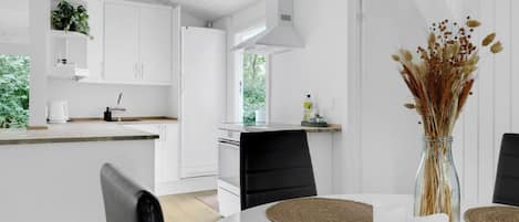 Kühlschrank, Ofen, Herdplatte, Geschirrspüler