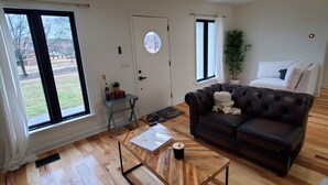 Unclassified image, 3 of 20, button - Cozy modern home in Midtown with amenities! UofM liberty bowl & CBU in 1 minute (Memphis)