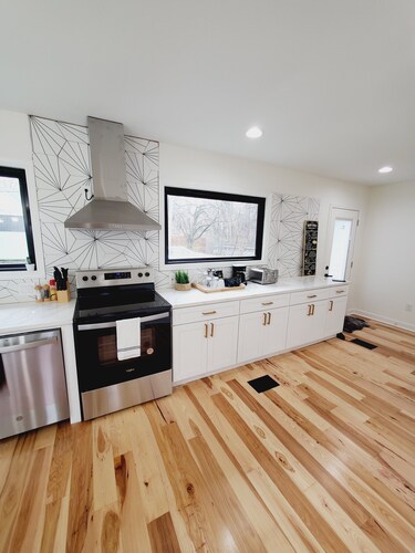 Cozy modern home in Midtown with amenities! UofM liberty bowl & CBU in 1 minute
