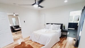 Unclassified image, 5 of 20, button - Cozy modern home in Midtown with amenities! UofM liberty bowl & CBU in 1 minute (Memphis)