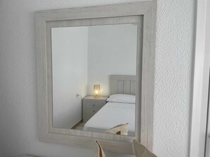 2 soverom, strykejern/-brett, wi-fi (inkludert) og sengetøy