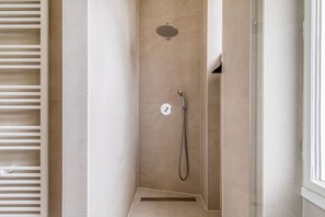Hair dryer, towels
