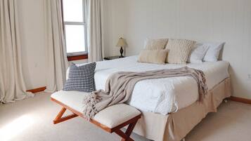 3 Schlafzimmer, Schreibtisch, Bügeleisen/Bügelbrett, Reisekinderbett