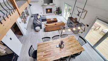 Smart TV, fireplace, video games