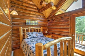 3 bedrooms, desk, free WiFi, bed sheets