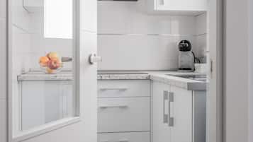 Frigorifero, microonde, forno, lavastoviglie