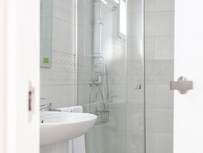 Baignoire, serviettes fournies