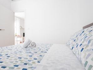 3 chambres, fer et planche à repasser, accès Internet, draps fournis