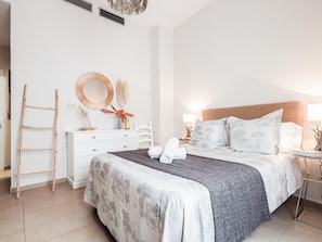 1 bedroom, iron/ironing board, internet, bed sheets