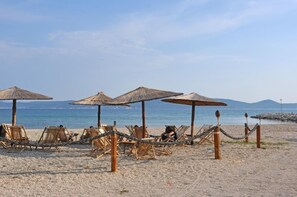 House | 2 bedrooms - Holiday Houses, Villas Sanya - Stone House With Outdoor hot tub (Sukosan)