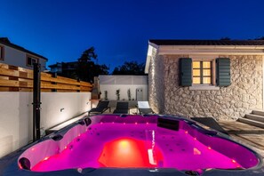 House | Exterior - Holiday Houses, Villas Sanya - Stone House With Outdoor hot tub (Sukosan)